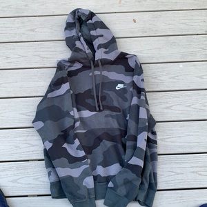 Nike Hooded Camo Sweatshirt size L